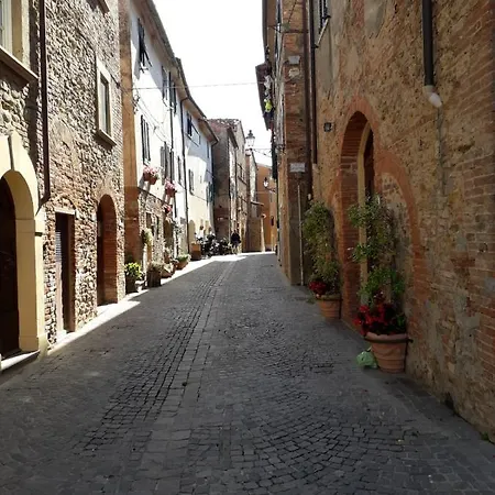 Dinas House Tuscany Holidays *